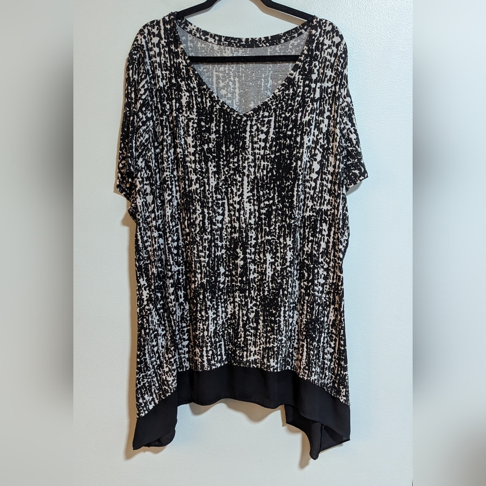 Apt 9 Black White Patterned Short Sleeve V Neck Tunic‎ Blouse Size 3X